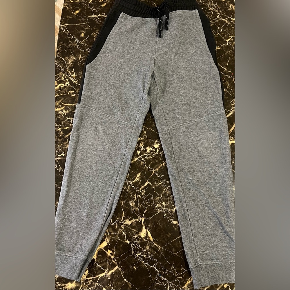 Athletic sweatpants good condition boys size XL 14/16